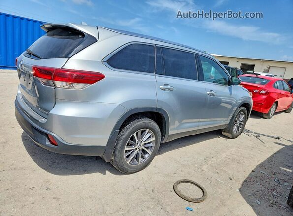 5TDJZRFH9KS588346 2019 TOYOTA HIGHLANDER Silver Rear right