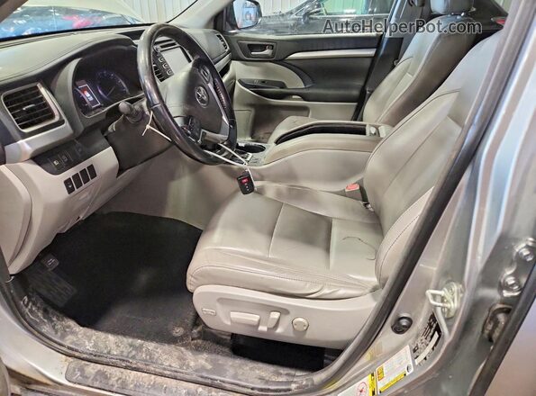 5TDJZRFHXHS441932 2017 TOYOTA HIGHLANDER Silver წინა სალონის ხედი