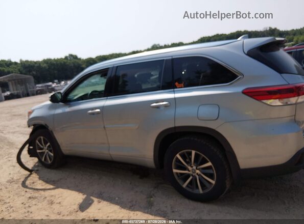 5TDJZRFHXJS556987 2018 TOYOTA HIGHLANDER Silver 