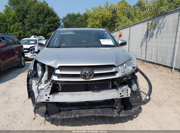 5TDJZRFHXJS556987 2018 TOYOTA HIGHLANDER Silver Vista interior trasera