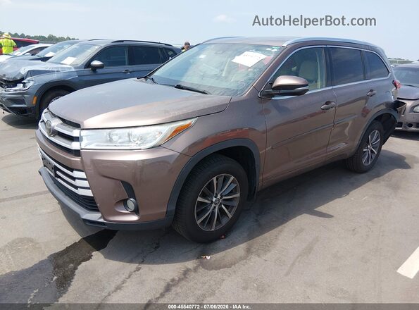 5TDJZRFHXJS801352 2018 TOYOTA HIGHLANDER Brown Передня ліва чверть