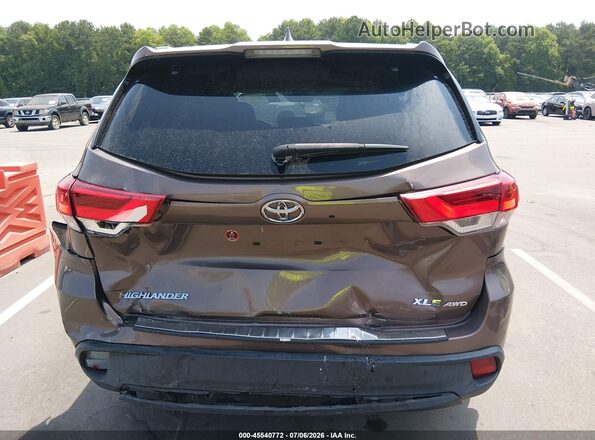 5TDJZRFHXJS801352 2018 TOYOTA HIGHLANDER Brown 