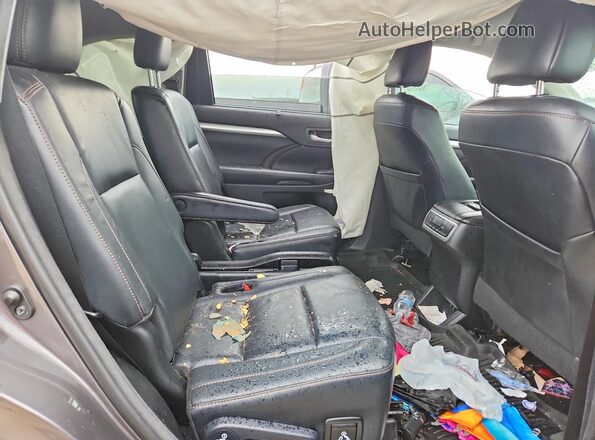 5TDJZRFHXJS854925 2018 TOYOTA HIGHLANDER Gray Widok tylnych siedzeń