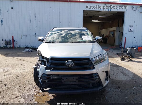 5TDJZRFHXKS947784 2019 TOYOTA HIGHLANDER Silver Սալոնի հետևի տեսք