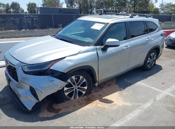5TDKARAH8PS523594 2023 TOYOTA HIGHLANDER Silver Передня ліва чверть