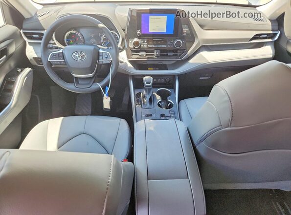 5TDKBRCH9SS682126 2025 TOYOTA HIGHLANDER Silver Vista del salpicadero