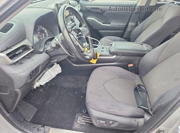 5TDKDRAH0PS022058 2023 TOYOTA HIGHLANDER Silver წინა სალონის ხედი