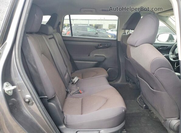 5TDKDRAH1PS020061 2023 TOYOTA HIGHLANDER Gray Widok wnętrza z tyłu