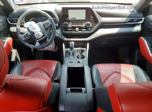 5TDKDRAH1PS021968 2023 TOYOTA HIGHLANDER Red Vista del salpicadero
