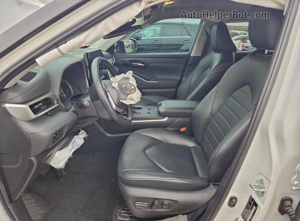 5TDKDRAH1PS034221 2023 TOYOTA HIGHLANDER Белый Вид салона спереди
