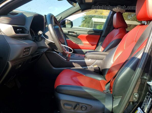 5TDKDRAH4PS023715 2023 TOYOTA HIGHLANDER Черный Вид салона спереди