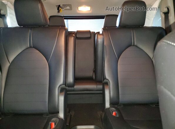 5TDKDRAH5PS046226 2023 TOYOTA HIGHLANDER Silver უკანა სავარძლების ხედი