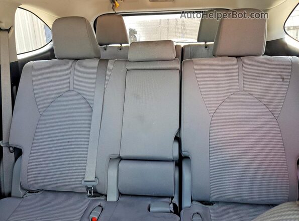 5TDKDRAH6PS504629 2023 TOYOTA HIGHLANDER White Widok tylnych siedzeń