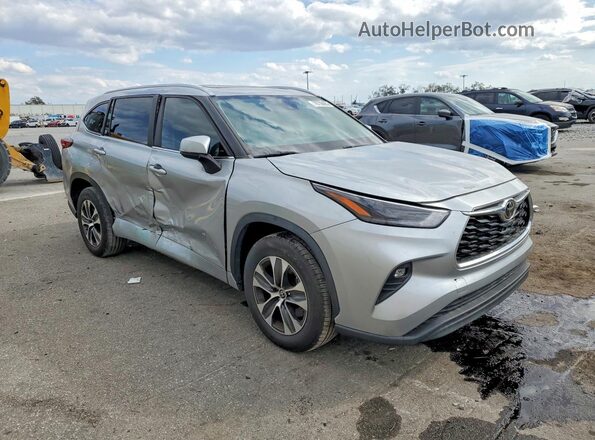 5TDKDRAH8PS003130 2023 TOYOTA HIGHLANDER Silver Front right