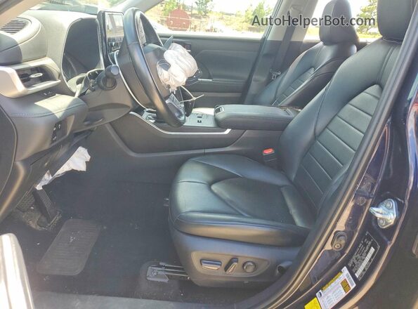 5TDKDRAH8PS014788 2023 TOYOTA HIGHLANDER Blue Front interior view