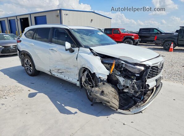 5TDKDRAH8PS028898 2023 TOYOTA HIGHLANDER Белый Передняя правая четверть