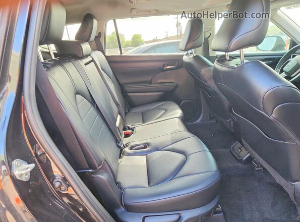 5TDKDRAH8PS037231 2023 TOYOTA HIGHLANDER Black Widok wnętrza z tyłu