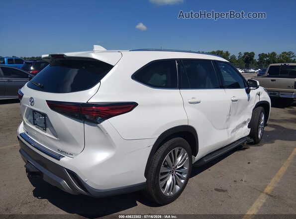 5TDKDRAH9PS035424 2023 TOYOTA HIGHLANDER White Задня права чверть