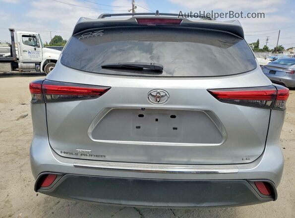 5TDKDRAHXPS001671 2023 TOYOTA HIGHLANDER Серебряный Вид сзади