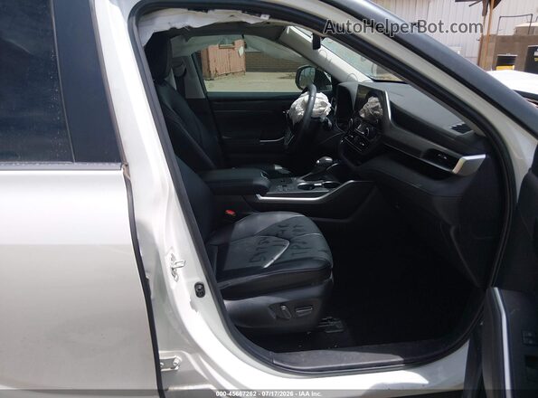 5TDKDRAHXPS006708 2023 TOYOTA HIGHLANDER White Սալոնի դիմացի տեսք