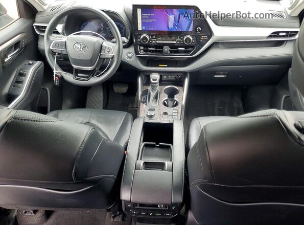 5TDKDRBH0PS014637 2023 TOYOTA HIGHLANDER Silver Vista del salpicadero