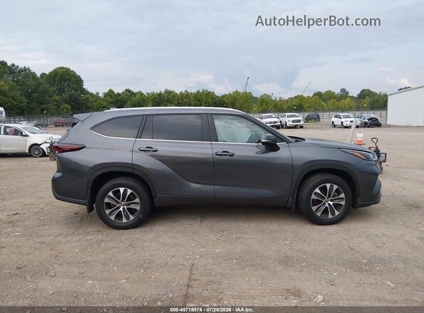 5TDKDRBH0SS588387 2025 TOYOTA HIGHLANDER Gray Widok wnętrza z tyłu