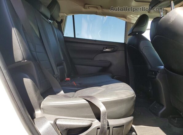 5TDKDRBH5PS000832 2023 TOYOTA HIGHLANDER White Vista interior trasera