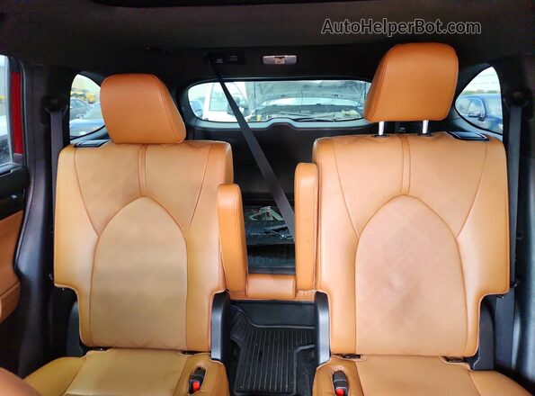 5TDKDRBH5PS523347 2023 TOYOTA HIGHLANDER Red Вид задніх сидінь