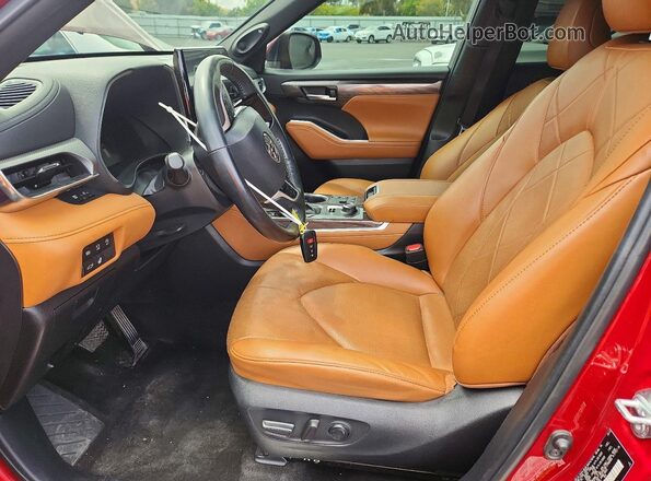 5TDKDRBH5PS523347 2023 TOYOTA HIGHLANDER Red Вид салону спереду