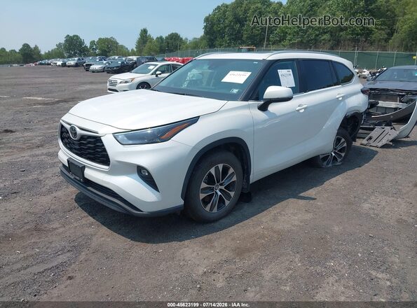 5TDKDRBH5TS600583 2026 TOYOTA HIGHLANDER White Vista tres cuartos delantera izquierda