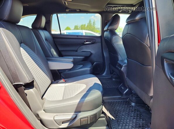 5TDKDRBH6RS535929 2024 TOYOTA HIGHLANDER Red Vista interior trasera