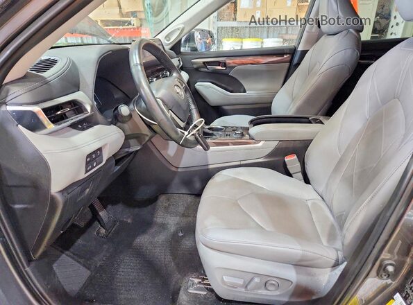 5TDKDRBH7RS528701 2024 TOYOTA HIGHLANDER Charcoal Սալոնի դիմացի տեսք