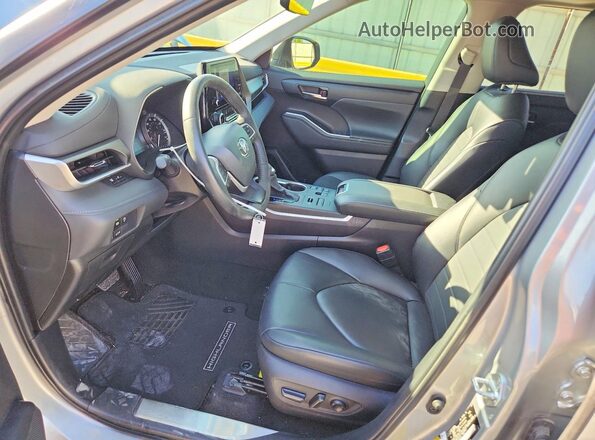 5TDKDRBH7RS566476 2024 TOYOTA HIGHLANDER Silver Vista interior delantera
