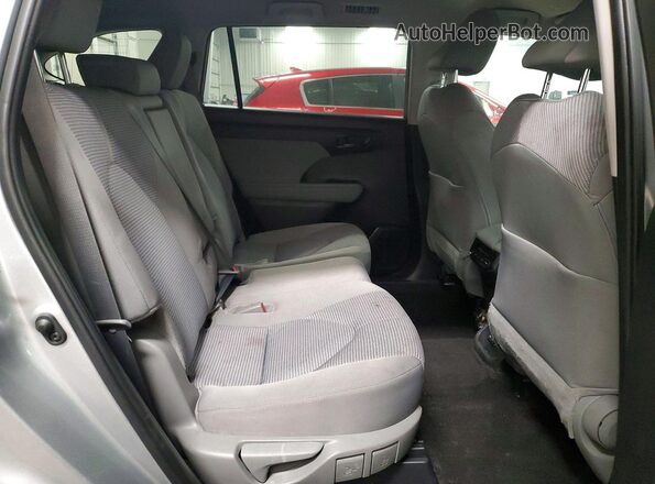 5TDKDRBH8RS548519 2024 TOYOTA HIGHLANDER Silver Вид задньої частини салону