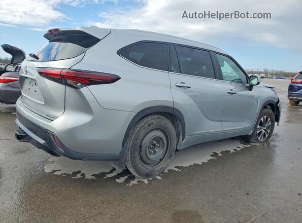 5TDKDRBH8SS592610 2025 TOYOTA HIGHLANDER Silver Trasero derecho