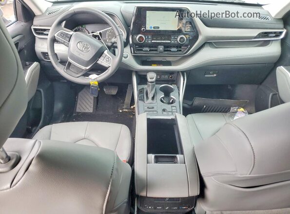 5TDKDRBH8SS592610 2025 TOYOTA HIGHLANDER Silver Vista del salpicadero