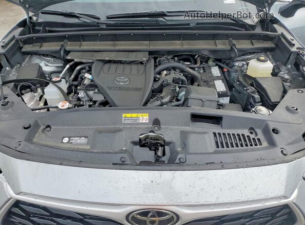 5TDKDRBH8SS592610 2025 TOYOTA HIGHLANDER Silver Vista interior trasera