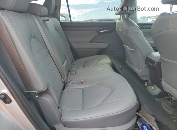 5TDKDRBH8SS592610 2025 TOYOTA HIGHLANDER Silver Vista de los asientos traseros