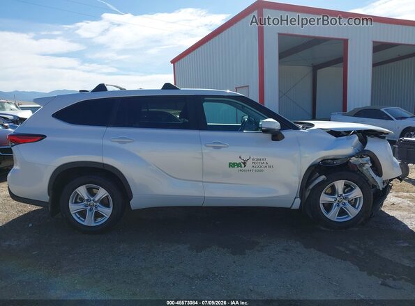 5TDKDRBH9PS520810 2023 TOYOTA HIGHLANDER White სალონის 360-გრადუსიანი ხედი