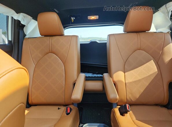 5TDKDRBH9SS580255 2025 TOYOTA HIGHLANDER White Widok tylnych siedzeń