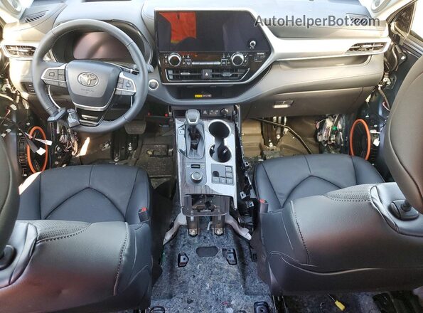 5TDKDRBH9TS598045 2026 TOYOTA HIGHLANDER Blue Vista del salpicadero
