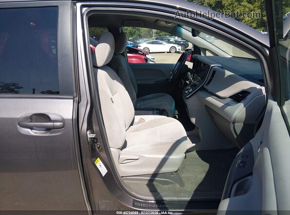 5TDKK3DC1GS732265 2016 TOYOTA SIENNA Gray Front interior view