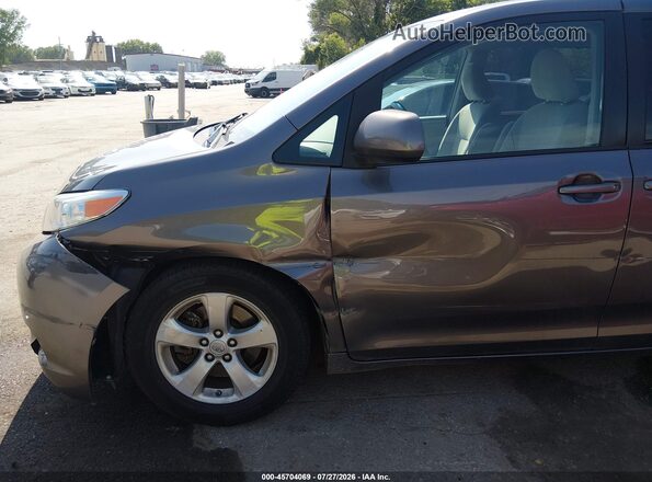 5TDKK3DC1GS732265 2016 TOYOTA SIENNA Gray Front view
