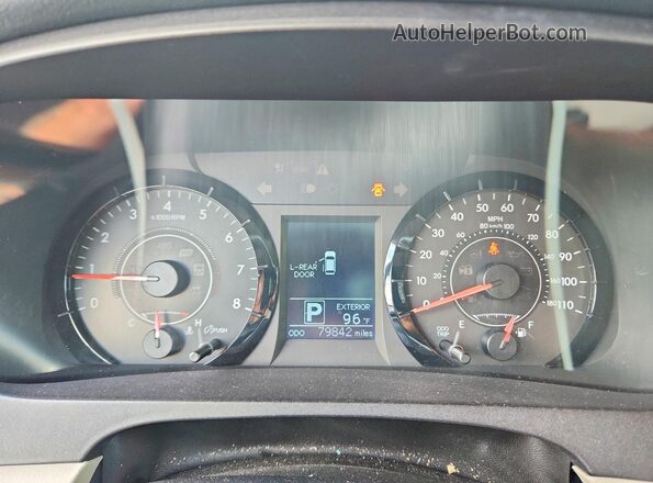 5TDKK3DC1GS748739 2016 TOYOTA SIENNA Red Vista del cuadro de instrumentos