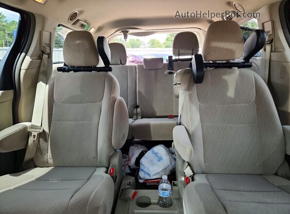 5TDKK3DC1GS748739 2016 TOYOTA SIENNA Red Vista de los asientos traseros