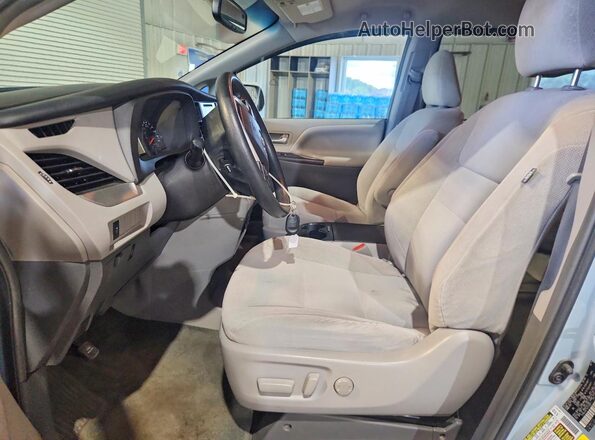5TDKK3DC1GS753651 2016 TOYOTA SIENNA Синий Вид салона спереди
