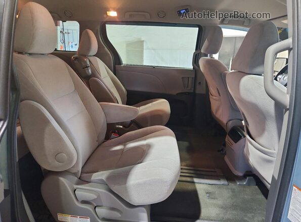 5TDKK3DC1GS753651 2016 TOYOTA SIENNA Синий Вид задней части салона