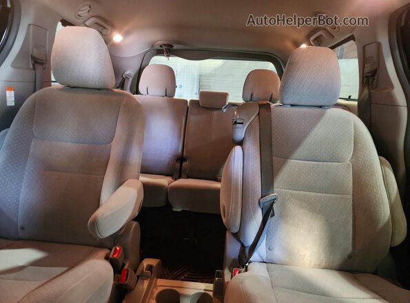 5TDKK3DC1GS753651 2016 TOYOTA SIENNA Синий Вид задних сидений