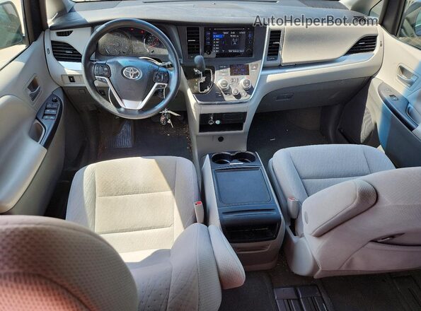 5TDKK3DC4GS757211 2016 TOYOTA SIENNA Blue Вид панелі приладів