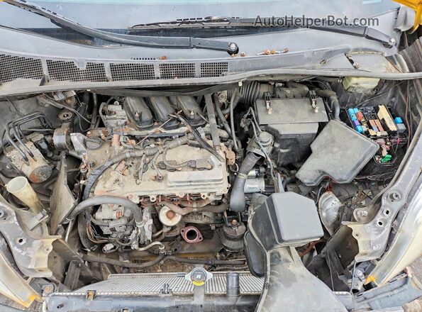5TDKK3DC6GS763284 2016 TOYOTA SIENNA Yellow Widok wnętrza z tyłu